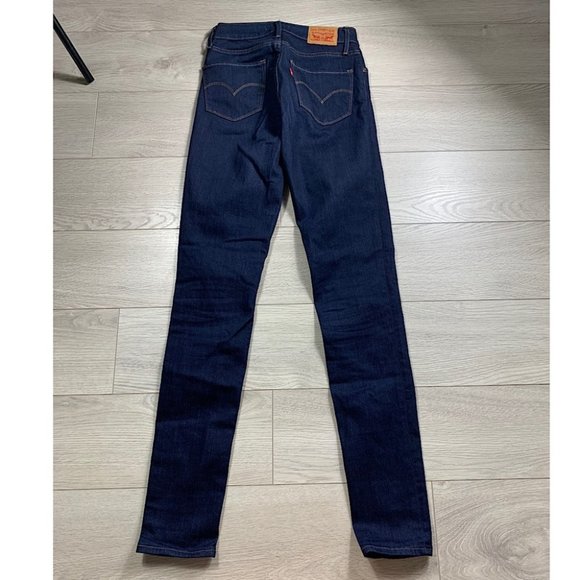 Levi’s 721 High Rise Skinny Dark Wash Jeans - Picture 4 of 16